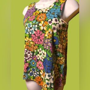 Vintage 60’s/70’s flower power print sleeveless top with scoop neckline